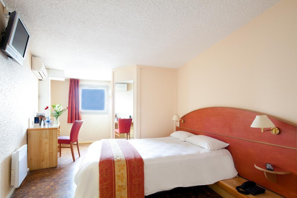 Comfort Hotel Montluçon Exteriör bild