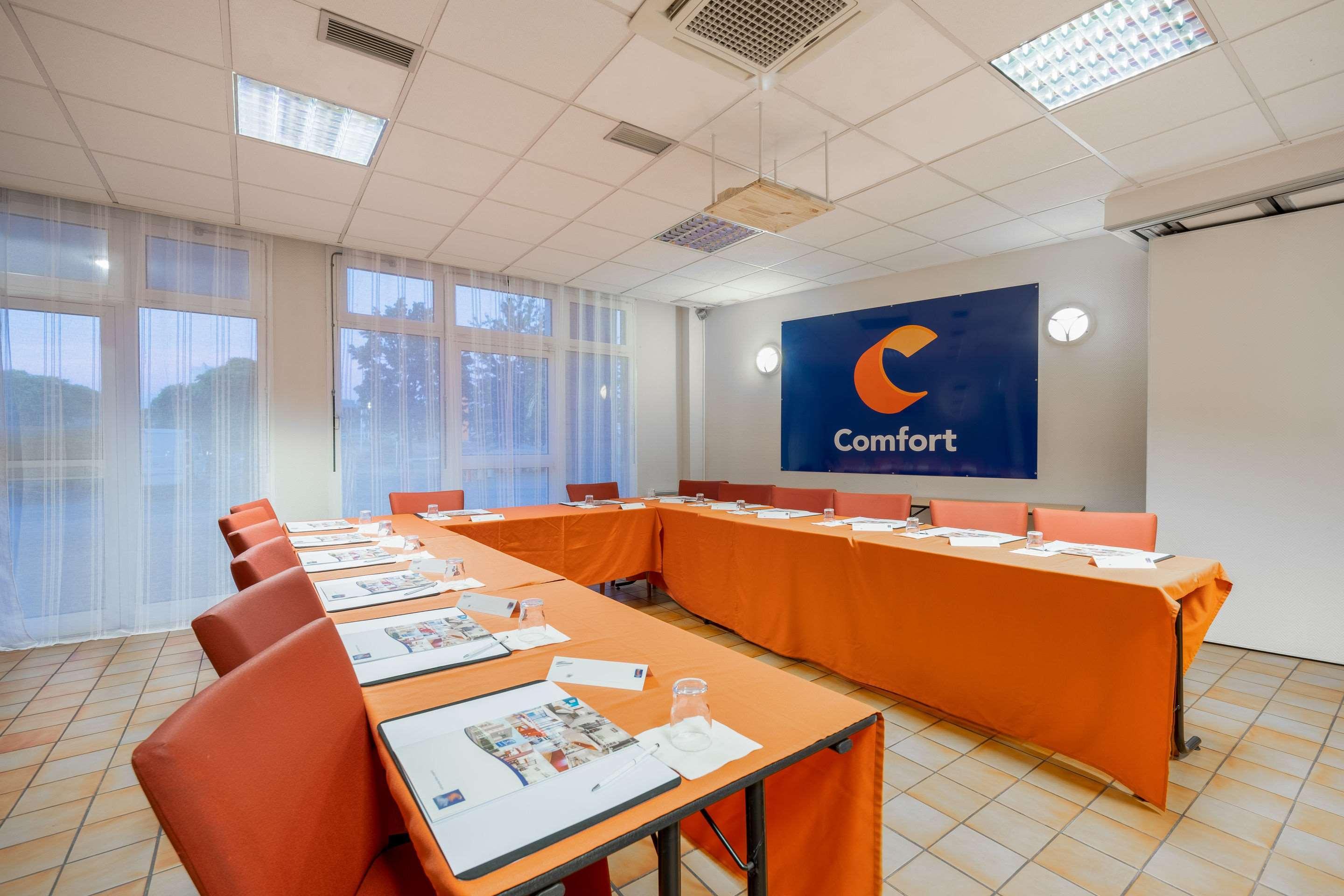 Comfort Hotel Montluçon Exteriör bild